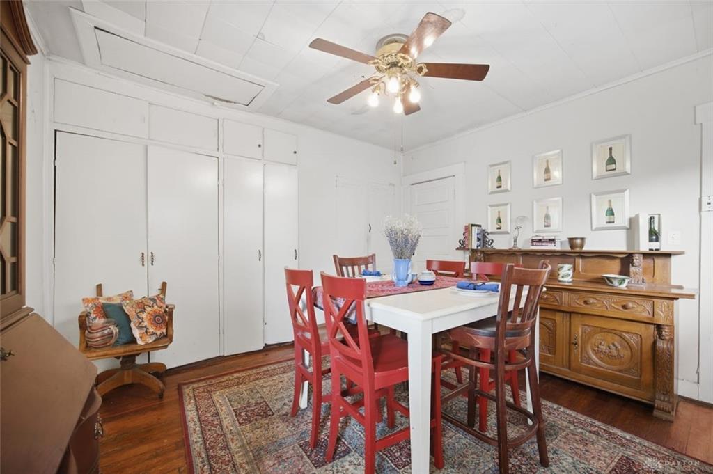 606 Oak Property Photo 15