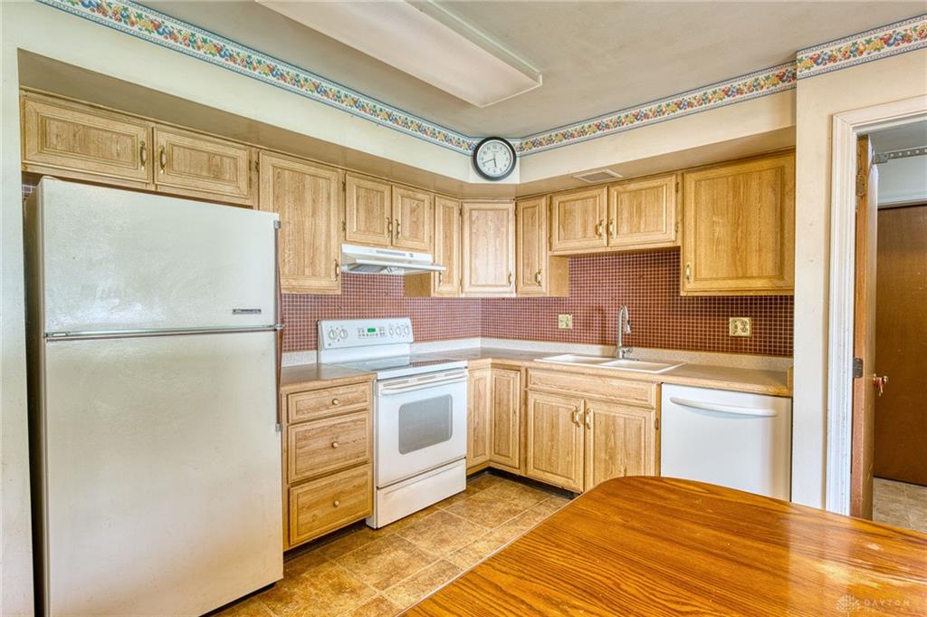 404 Bellaire Property Photo 8