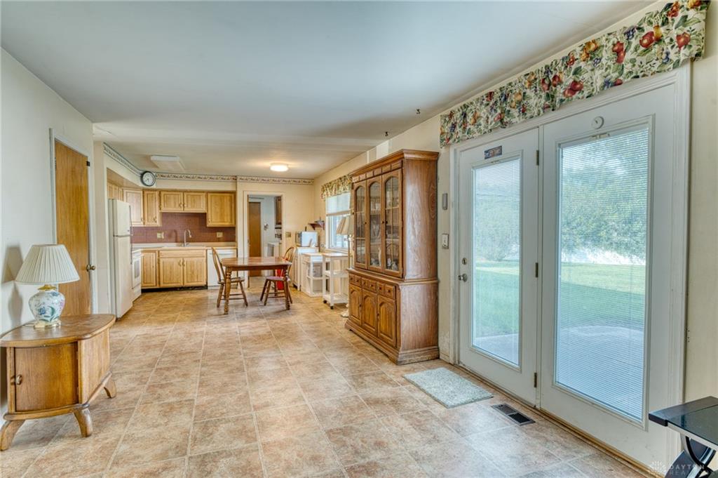 404 Bellaire Property Photo 9