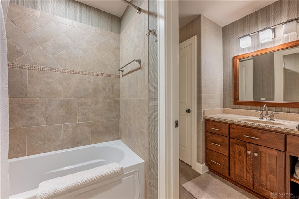 4548 Royal Ridge Property Photo 51