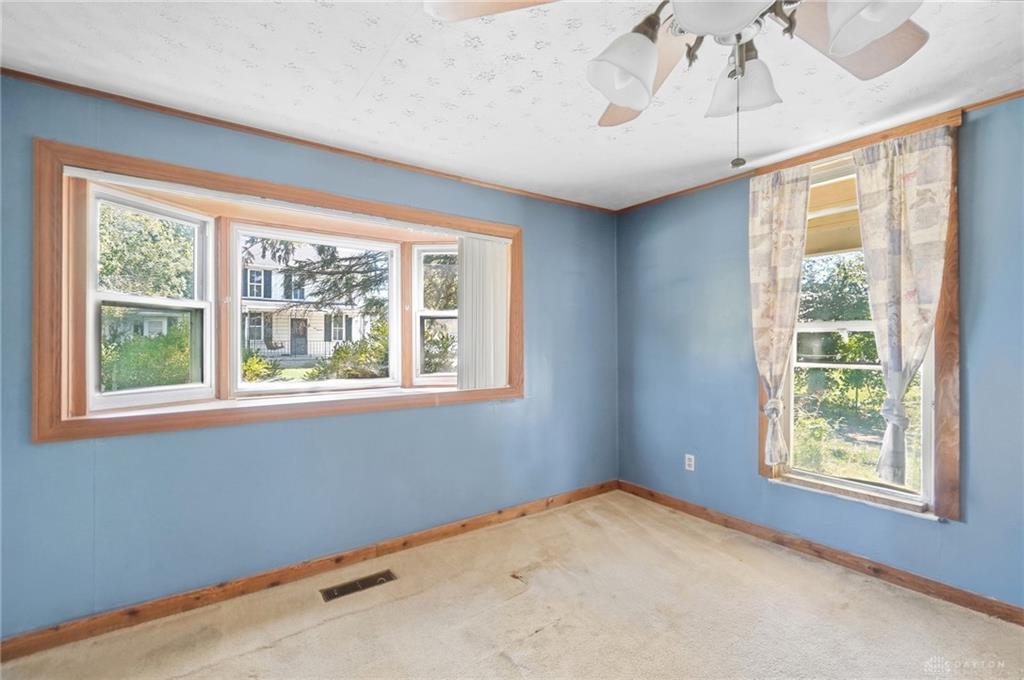115 N State Property Photo 4