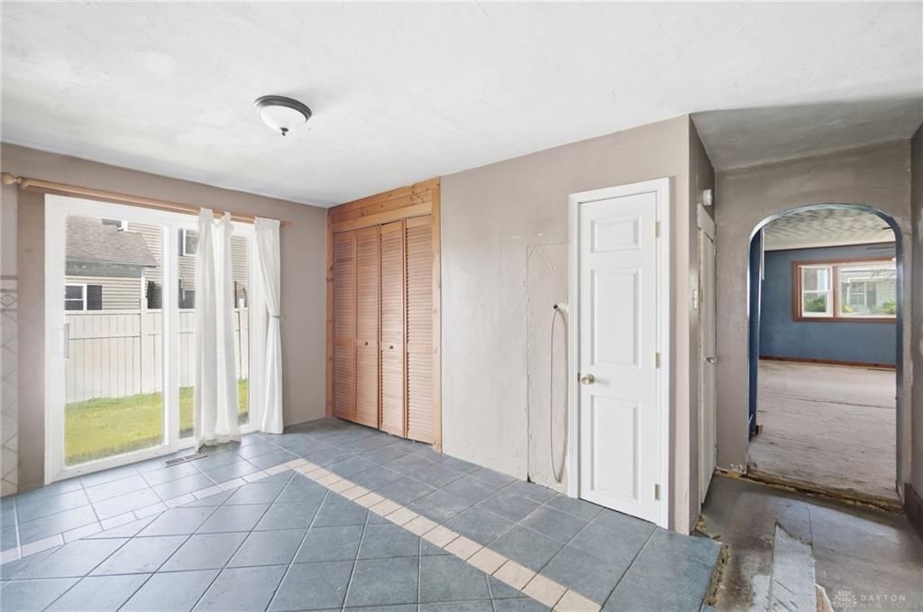 115 N State Property Photo 11