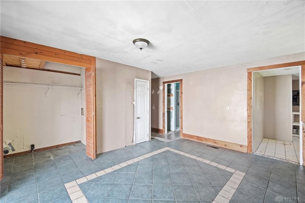115 N State Property Photo 12