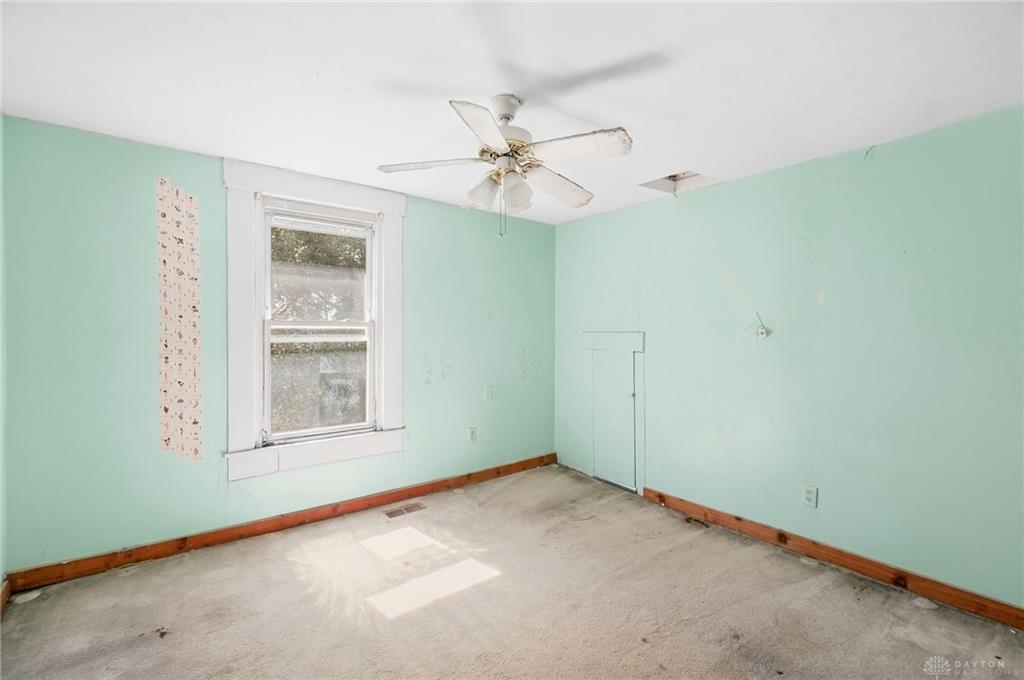 115 N State Property Photo 18