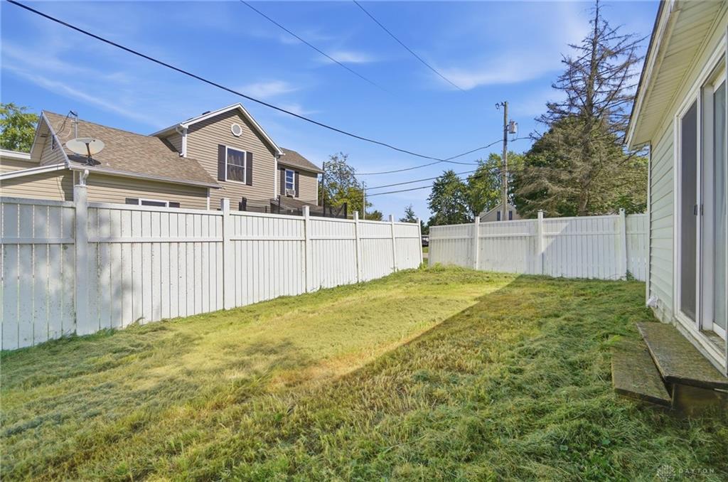 115 N State Property Photo 28