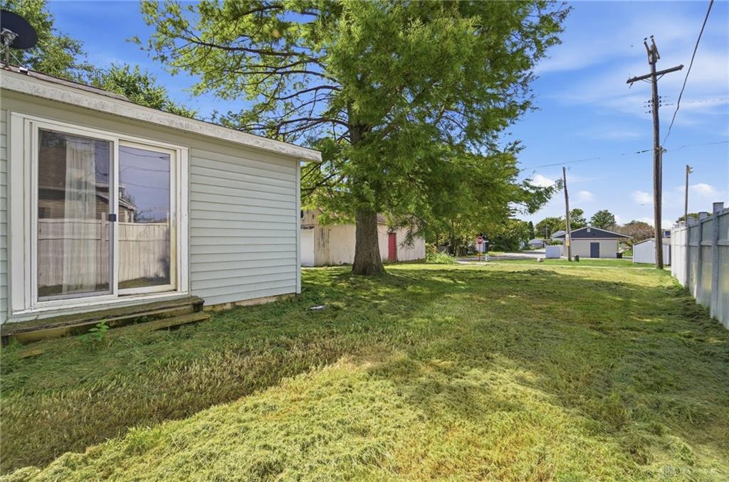 115 N State Property Photo 29