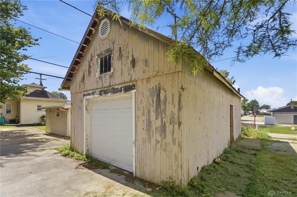 115 N State Property Photo 31