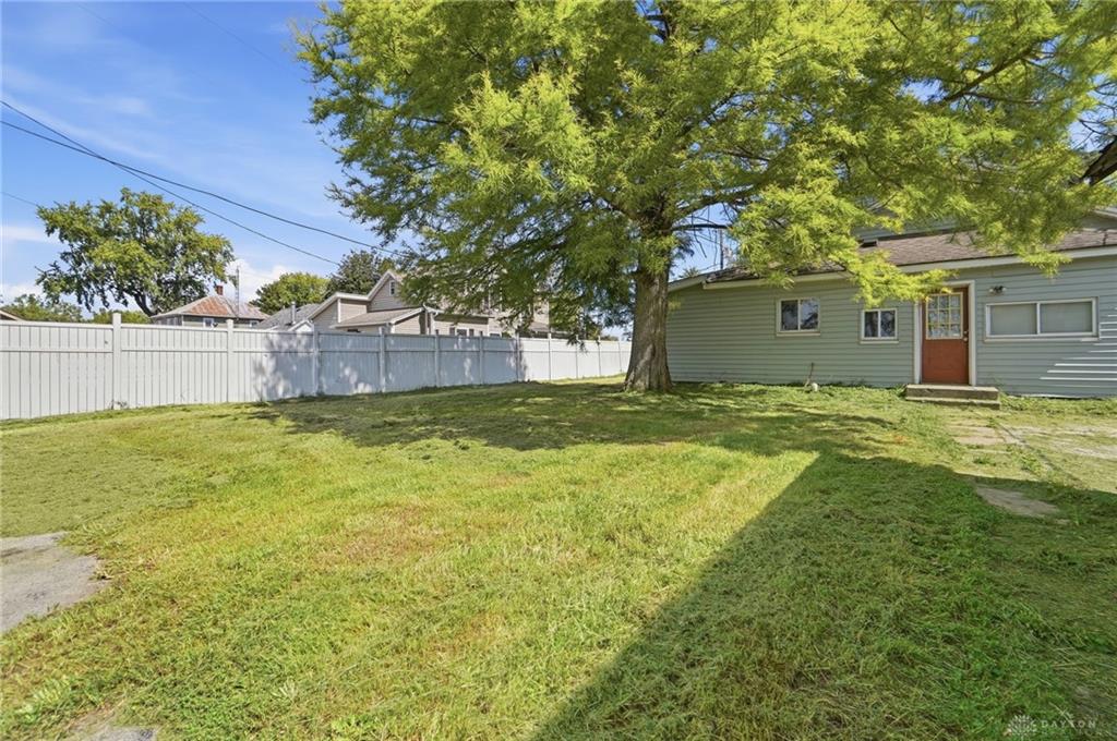 115 N State Property Photo 35