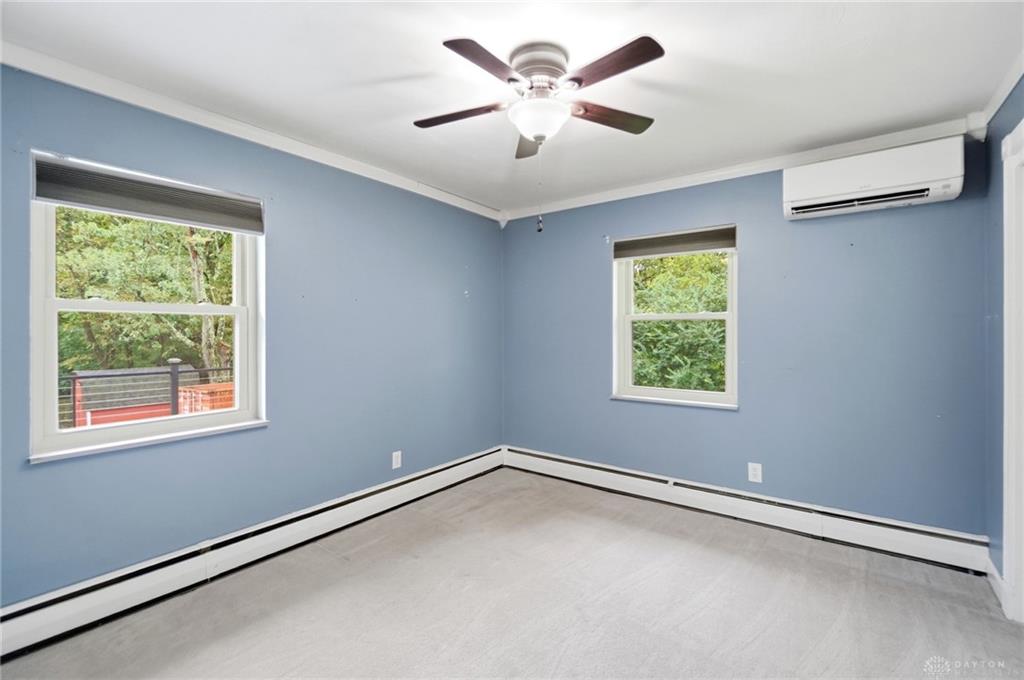 312 E Salem Property Photo 23