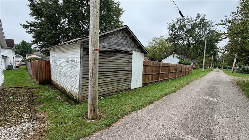 580 E Ward Property Photo 33