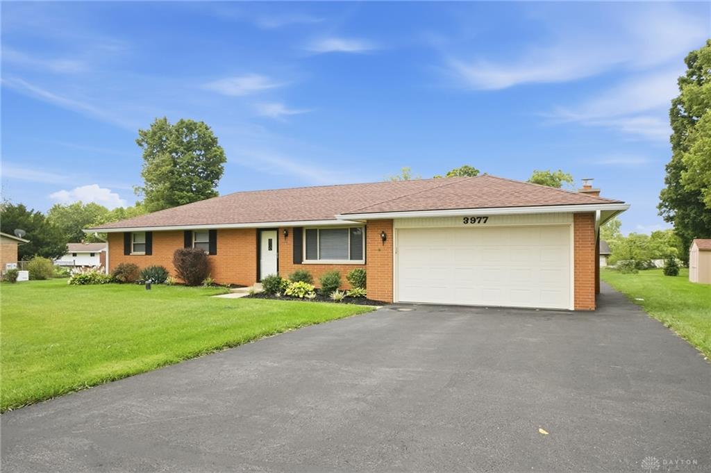 3977 Rexford Property Photo 5