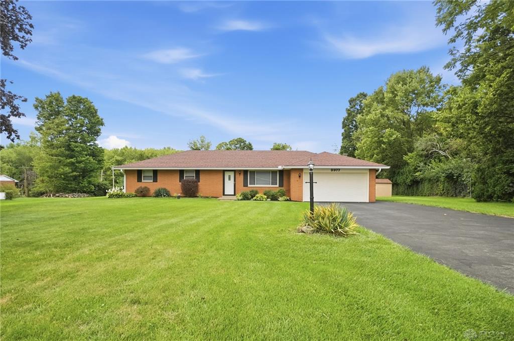 3977 Rexford Property Photo 6