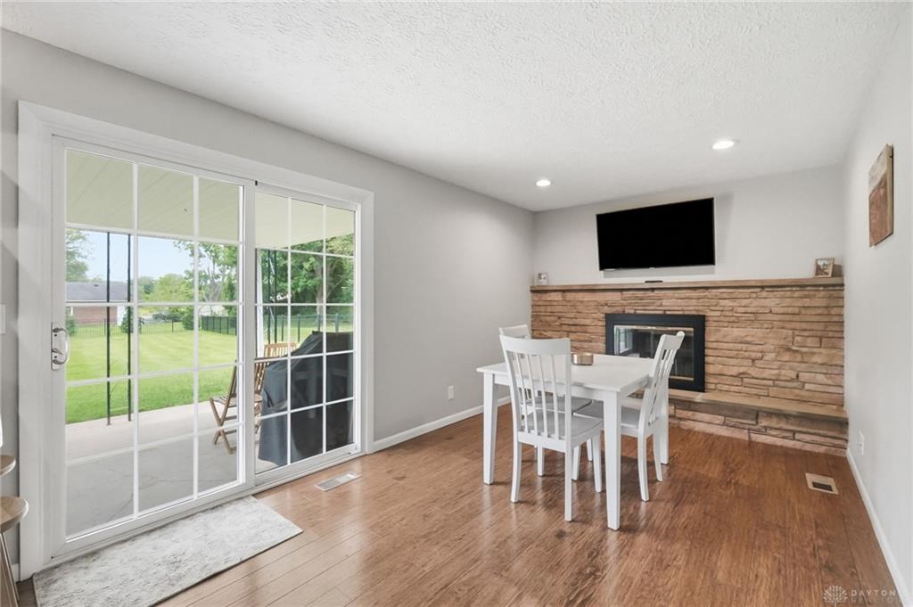 3977 Rexford Property Photo 22