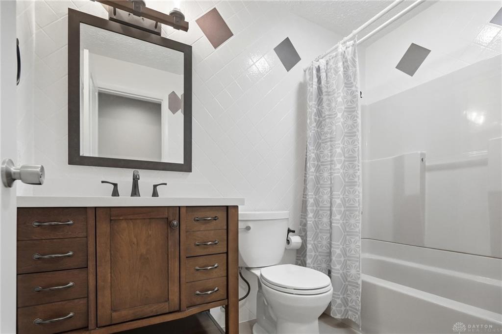 3977 Rexford Property Photo 31