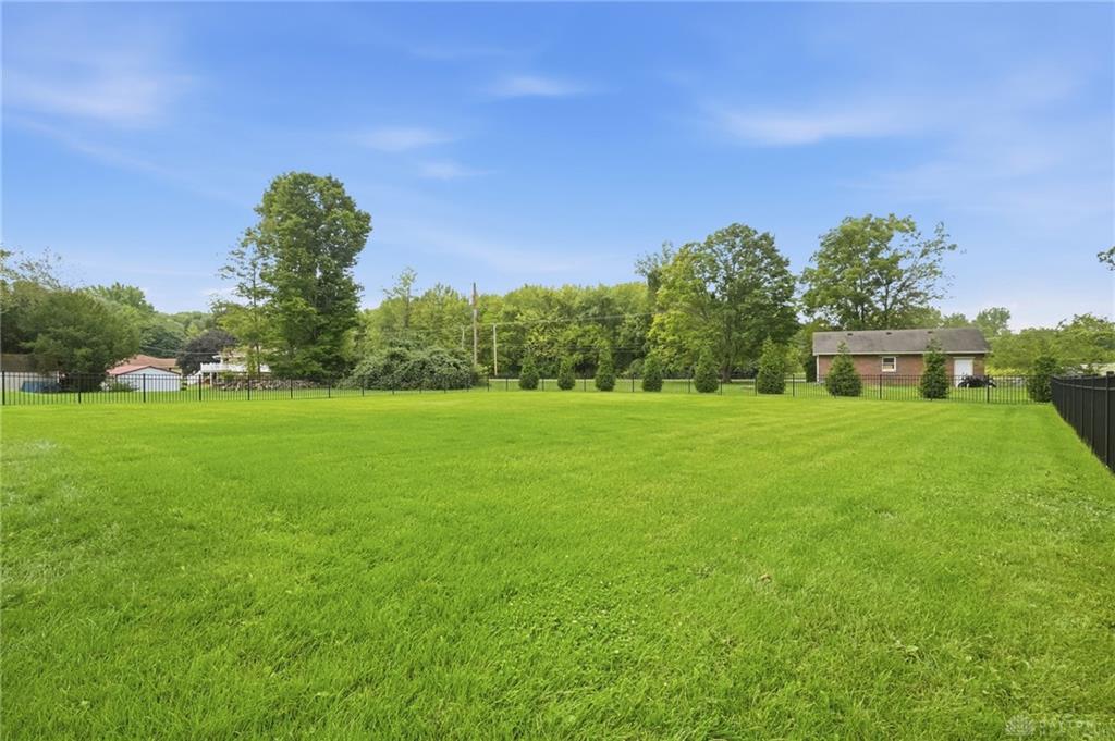 3977 Rexford Property Photo 37
