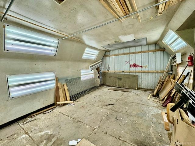 207 W Monument Property Photo 76