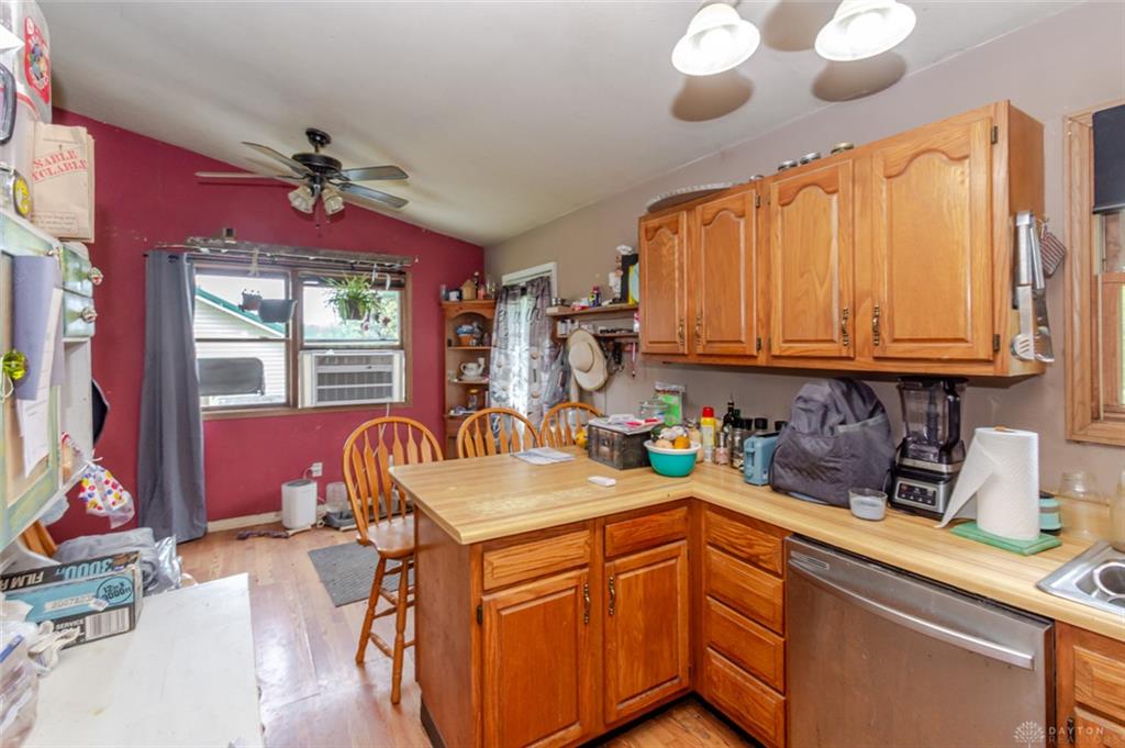 32 Valhalla Property Photo 8