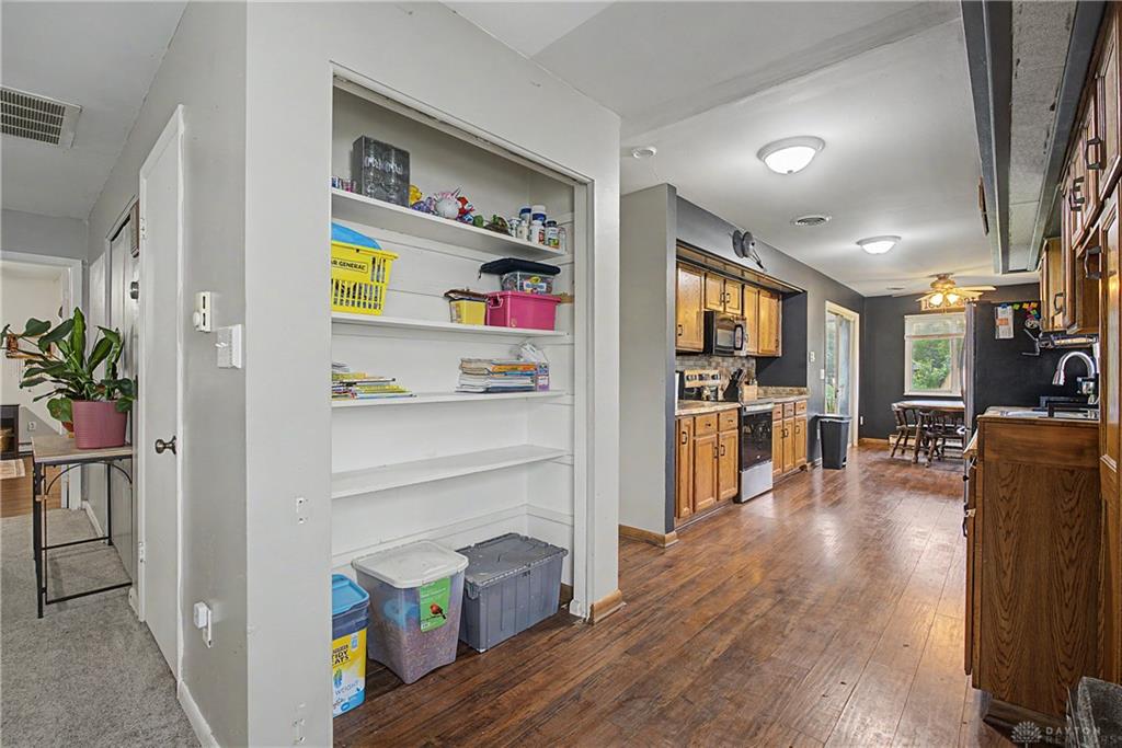 19 Gloria Property Photo 8