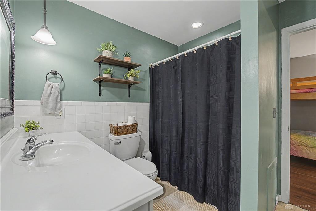 19 Gloria Property Photo 13