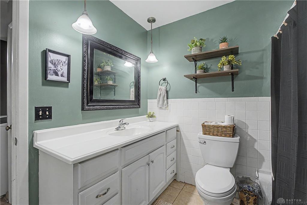 19 Gloria Property Photo 14