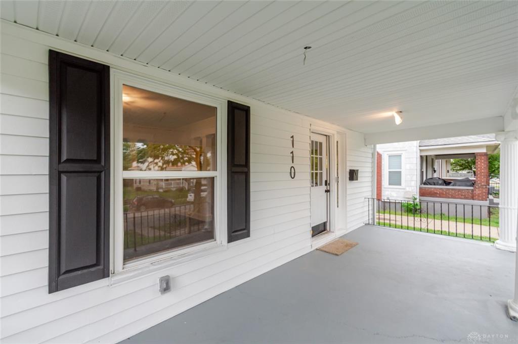 110 N Sutphin Property Photo 4