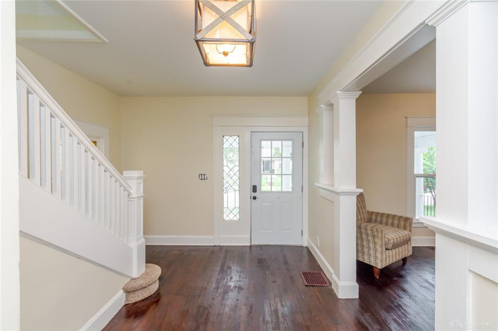 110 N Sutphin Property Photo 5