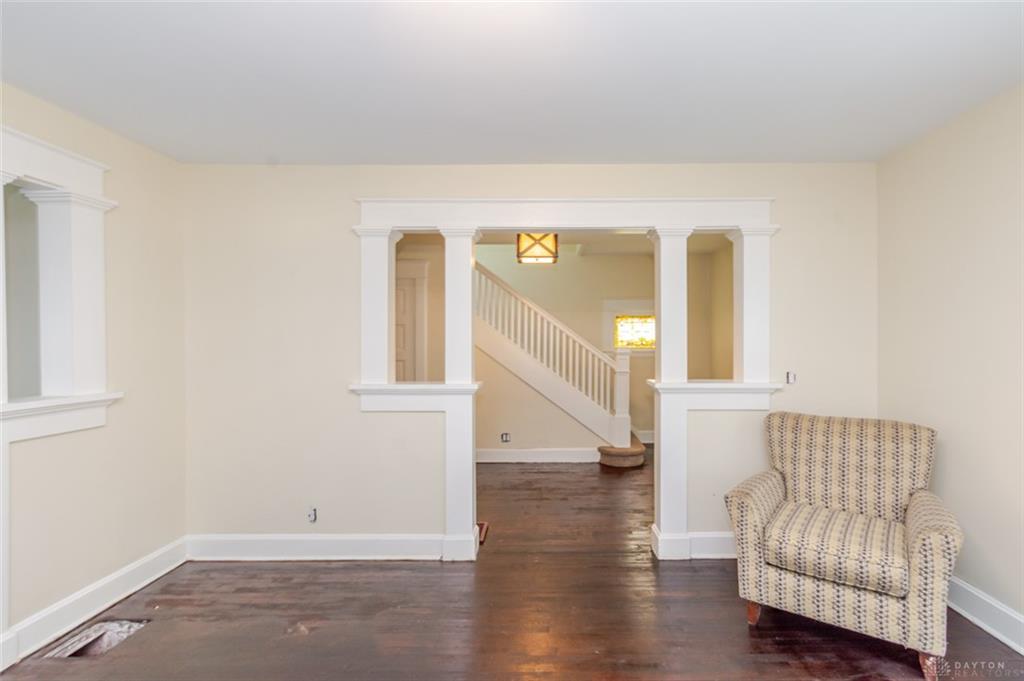 110 N Sutphin Property Photo 8