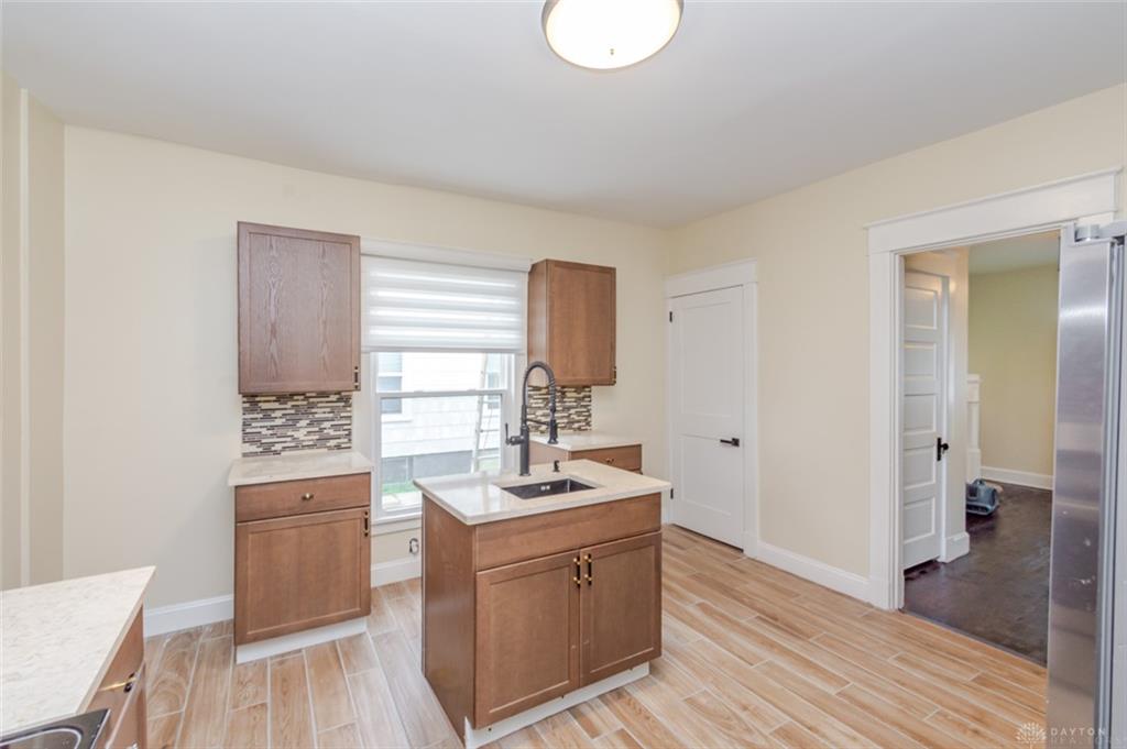 110 N Sutphin Property Photo 16