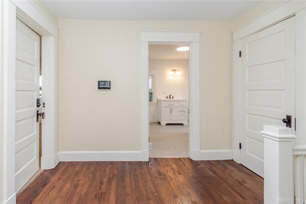 110 N Sutphin Property Photo 21