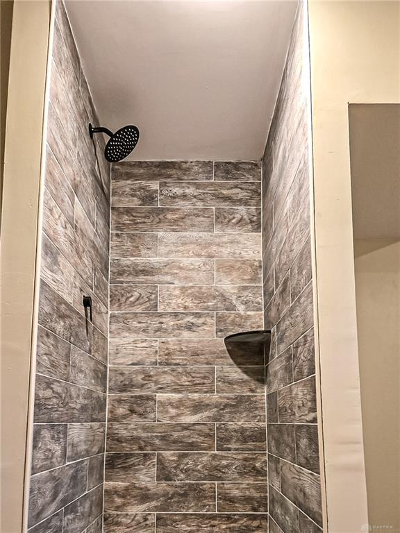 110 N Sutphin Property Photo 36