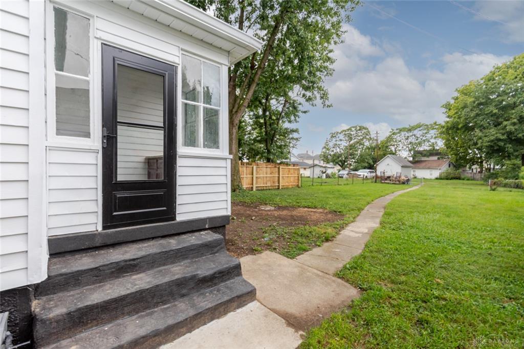 110 N Sutphin Property Photo 37
