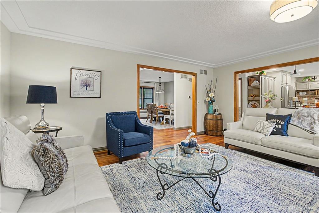 2742 Greenridge Property Photo 4