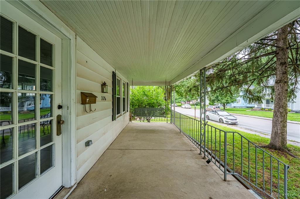 1508 Constance Property Photo 4