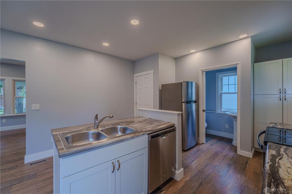 1508 Constance Property Photo 15