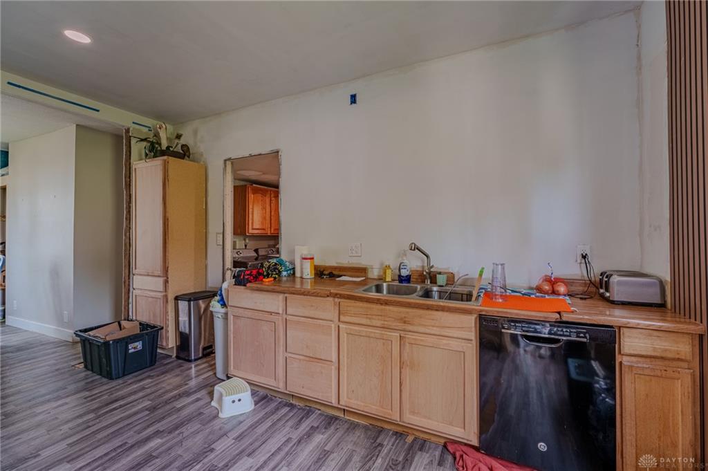 16 Springway Property Photo 18