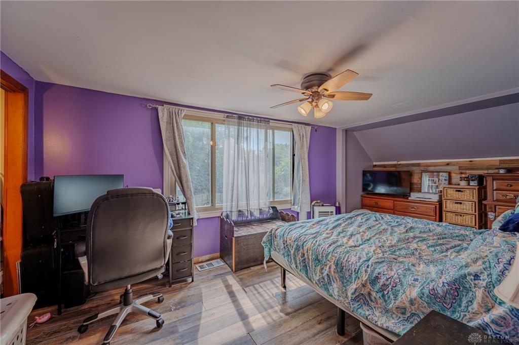 16 Springway Property Photo 27