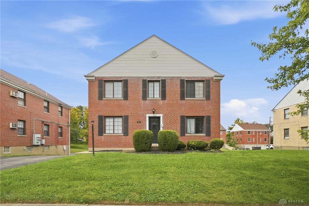 533 Wiltshire Property Photo 3