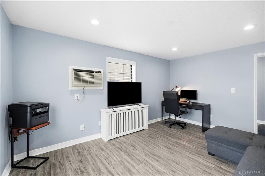 533 Wiltshire Property Photo 6