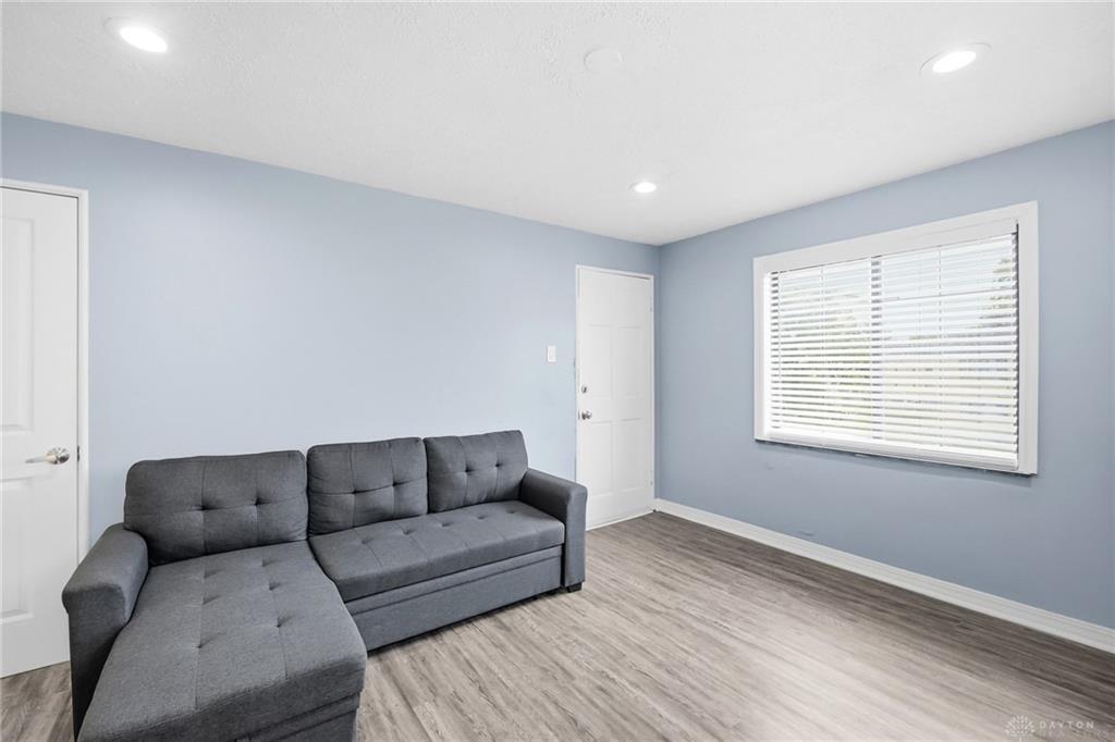 533 Wiltshire Property Photo 8