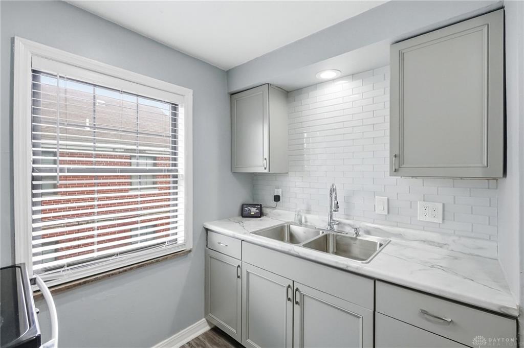 533 Wiltshire Property Photo 11