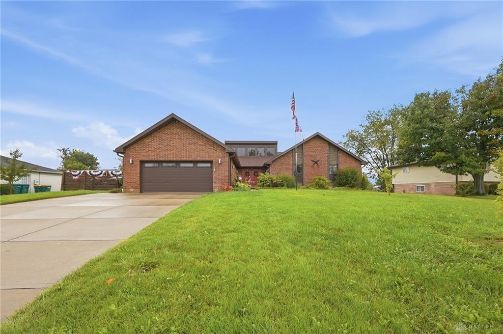 2379 Meadow Green