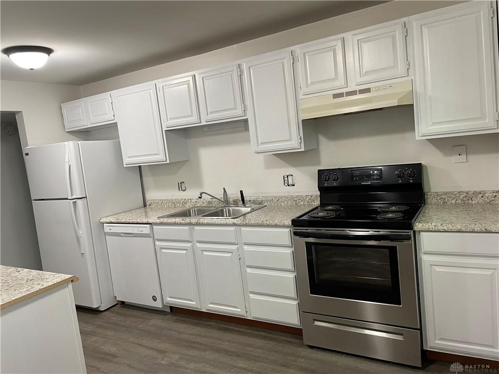 2167 W Schantz Property Photo 6