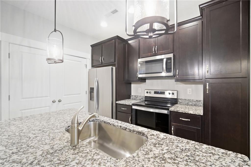 634 Anchor Property Photo 10