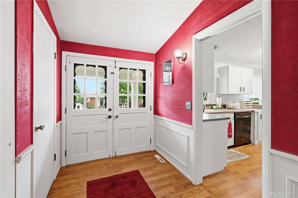 1221 James Property Photo 4