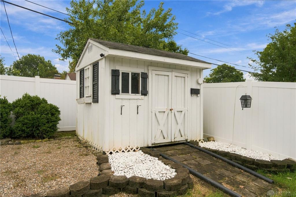1221 James Property Photo 43