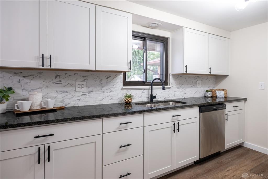 6423 Alp Property Photo 6