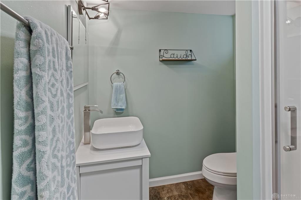 208 E Dorothy Property Photo 9