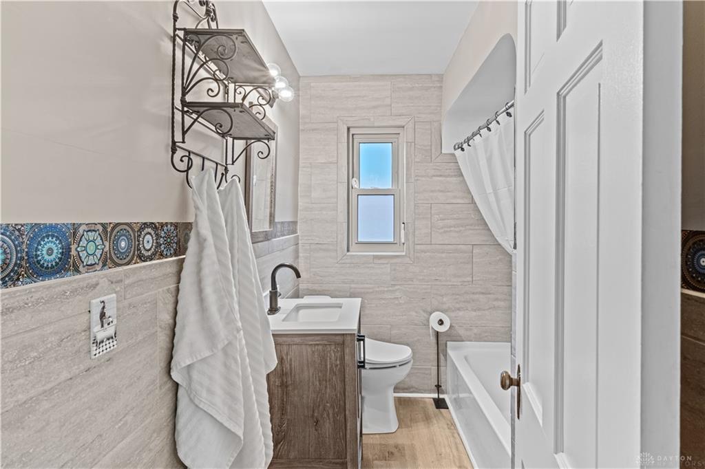 208 E Dorothy Property Photo 14