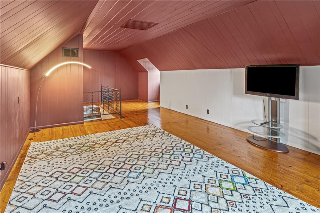 208 E Dorothy Property Photo 17