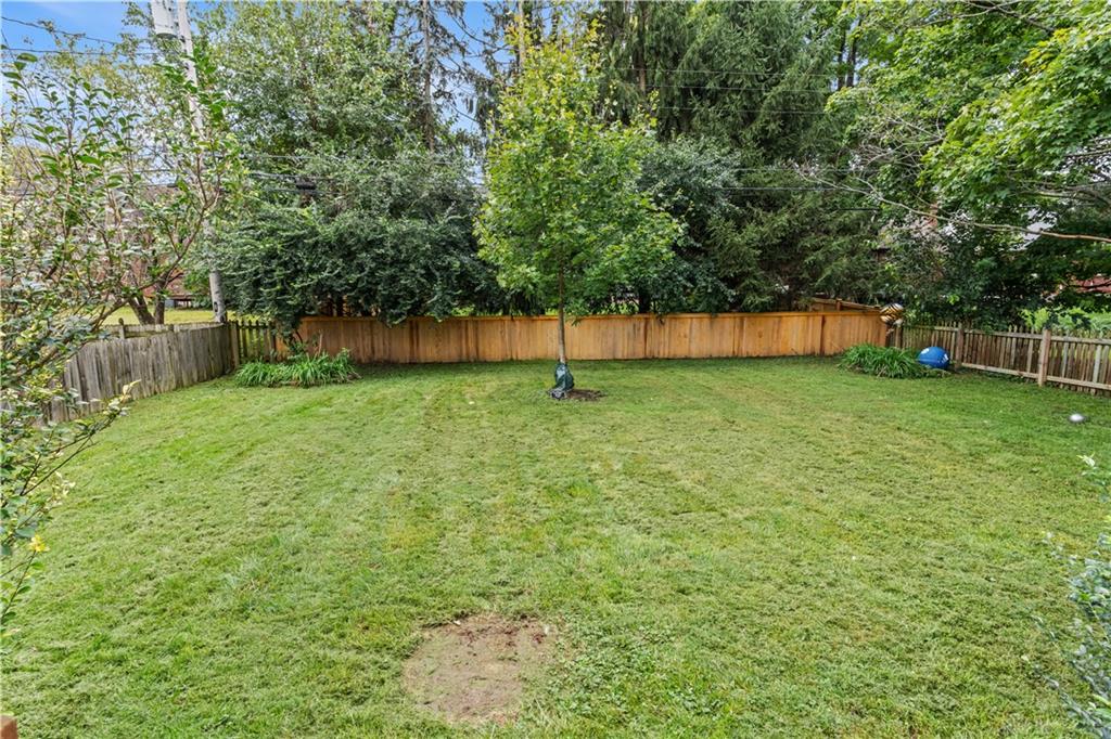 208 E Dorothy Property Photo 30